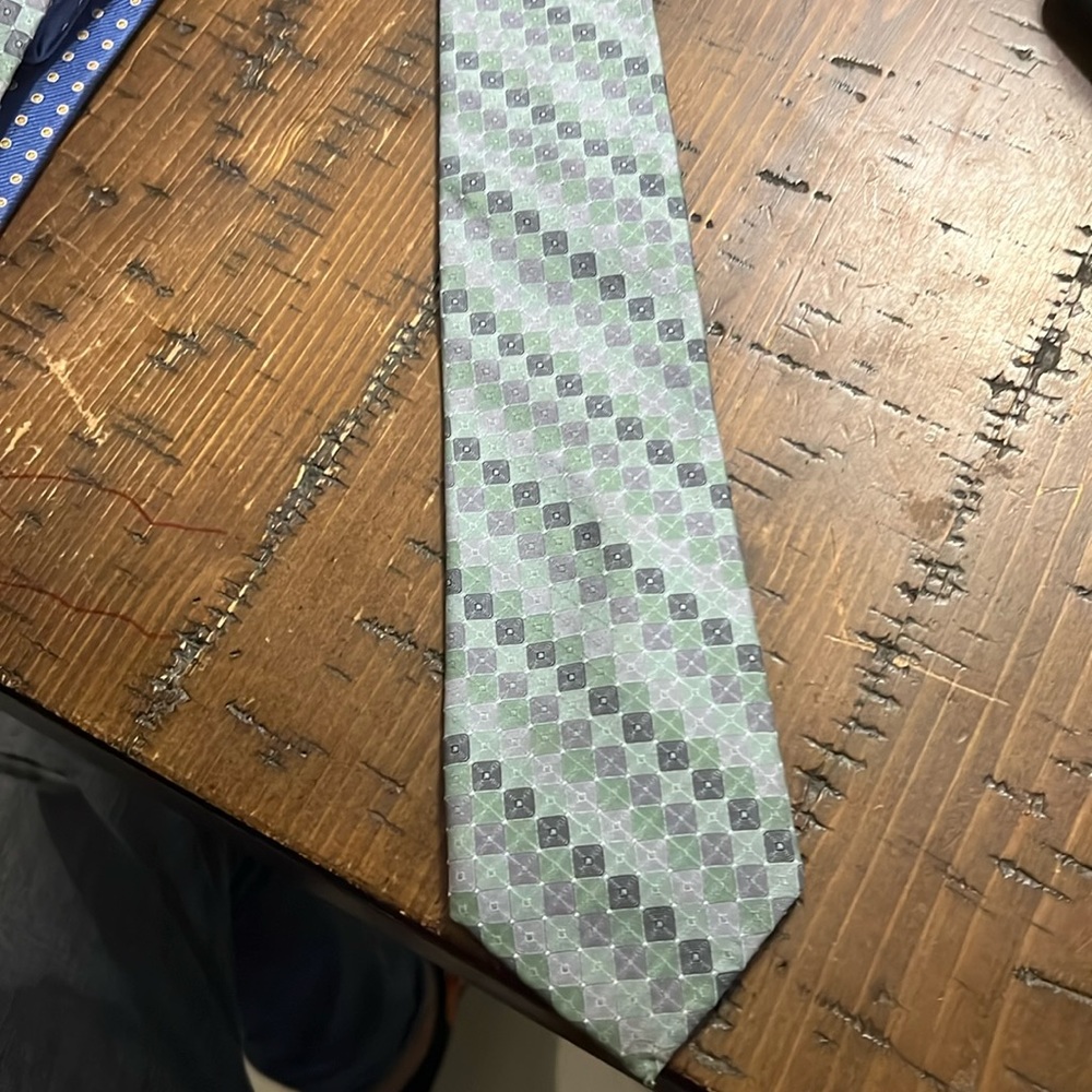 Silk tie